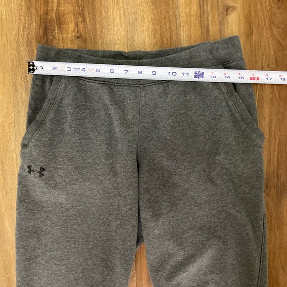Under Armor Men’s loose fit joggers Size Medium, 2 side pockets, Gray - Picture 4 of 8